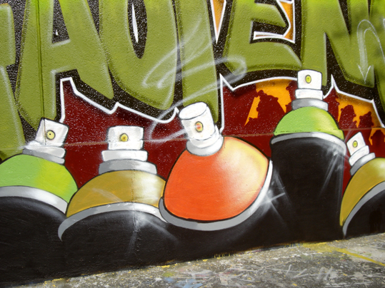 http://www.parislabel.com/wp-content/uploads/2010/04/graff-bombes-hautencouleur-20e.jpg