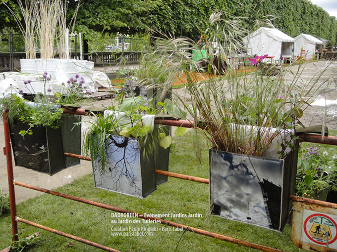 Dadagreen de Paule Kingleur sur barrière vauban à Jardins Jardin, aux Tuileries. Prix de l'Innovation Objet / Cité Verte 2013