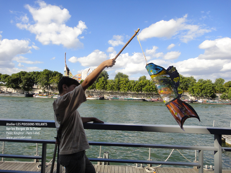 Poisson volant des ateliers sur les Berges de la Seine par Paris Label Pauel kingleur, juillet et août 2013